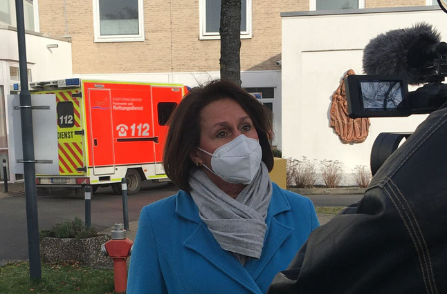 N. Westig fordert Hilfe für Hebammen